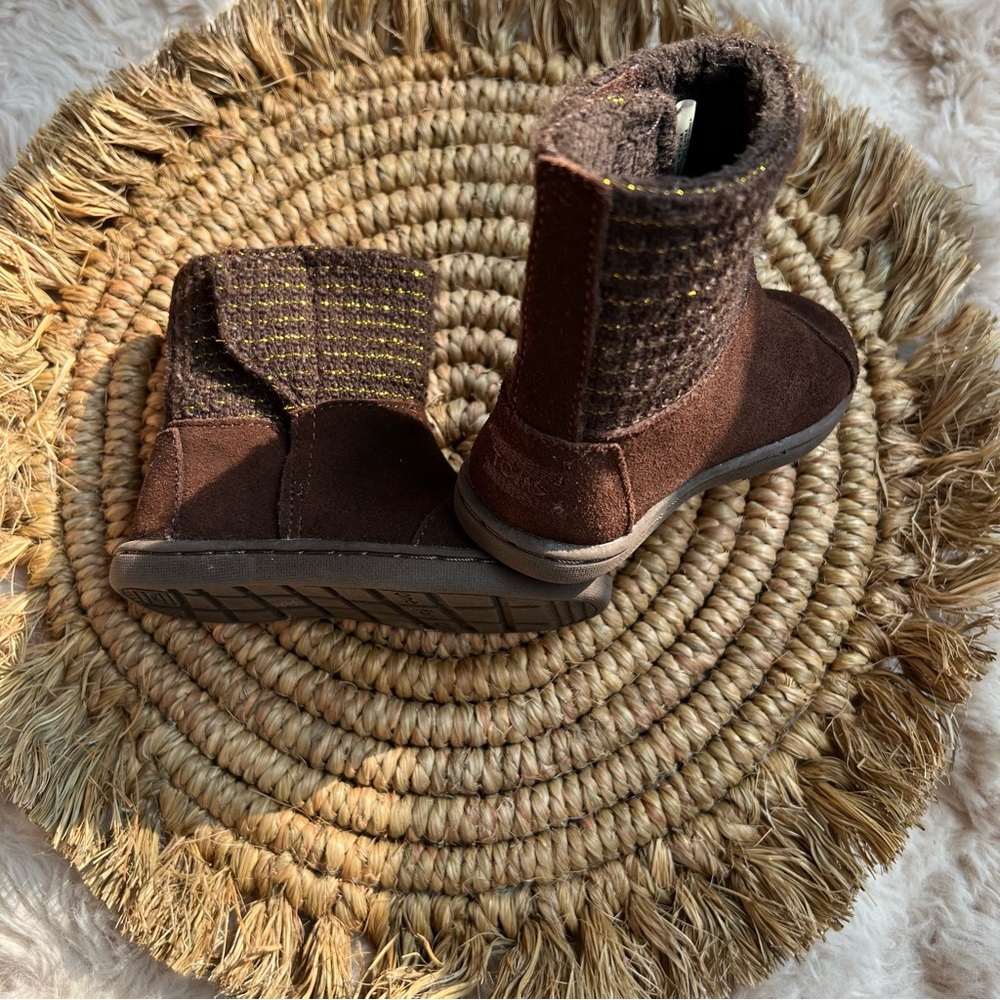 TOMS boots